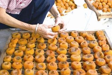 价格|柿饼虽好吃价格贵教你自己在家晒,简单易操作,吃起来更过瘾