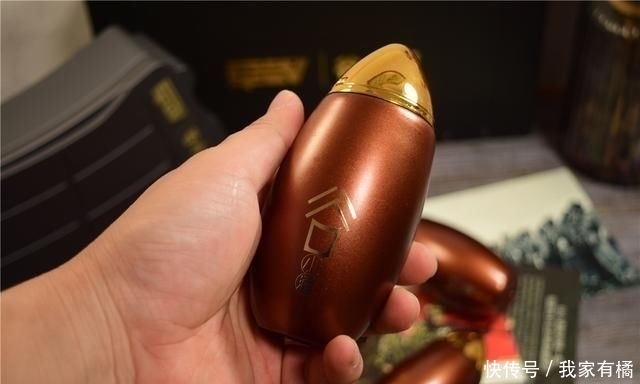  设计|小米有品联名子弹酒，金属弹匣造型，专为军迷设计