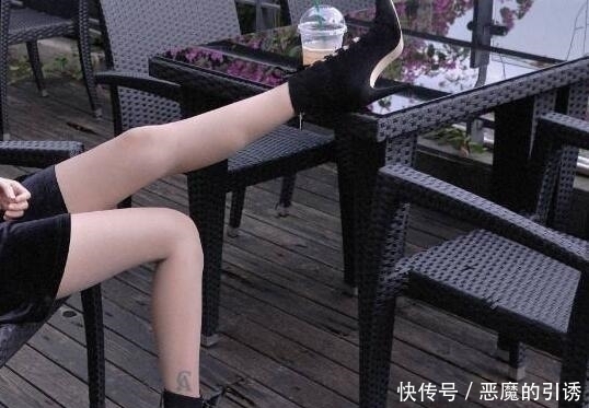 唯美|尖头细脚高跟鞋，显现出唯美的优雅姿态，绽放性感的魅力
