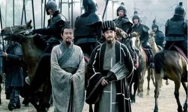 刘备|历史上诸葛亮在刘备时期,地位怎么样?地位会低于法正么?