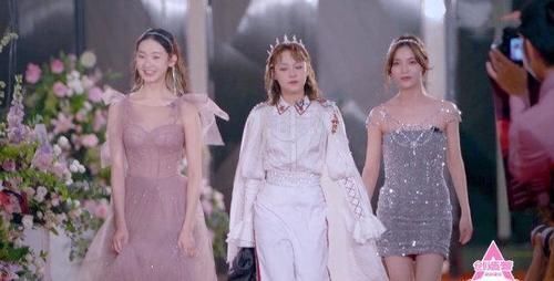  造型|《创造营2020》晚会造型曝光，陈卓璇挑战洛丽塔，希林娜依高女王范十足