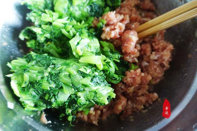  破皮|馅饼这样做才不破皮，皮薄馅足不露馅，原来和面也有小技巧