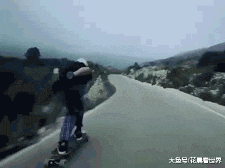 恩爱|搞笑GIF:强行秀恩爱,后果果然很严重!