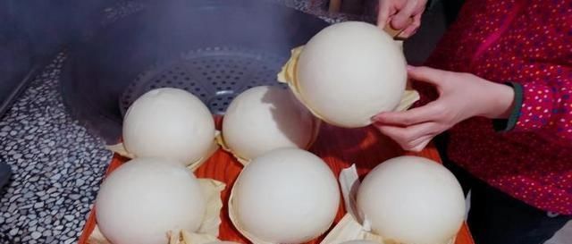 小苏打|发面时,有人用酵母,有人用小苏打,却不知用它发面,馒头更蓬松