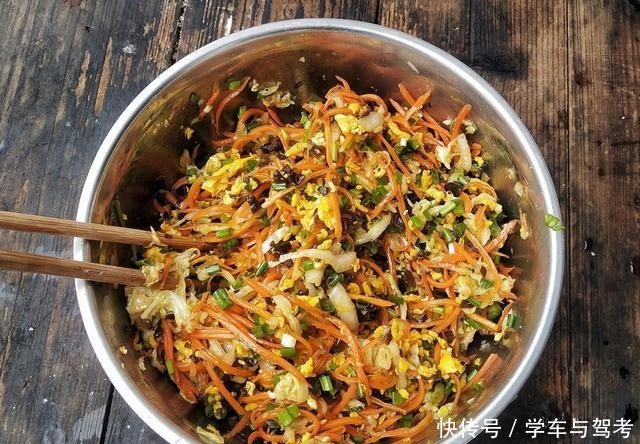 用筷子|大白菜这样吃才解馋,不炖不炒,连吃三天都不腻,出锅比吃肉香