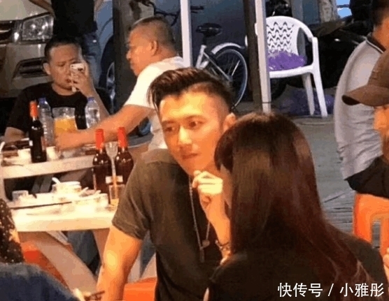 带着自己|录制结束后带学员路边摊吃烧烤? 中国好声音谢霆锋被赞很接地气