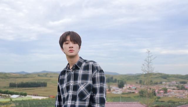 蔡徐坤|蔡徐坤都当导师了,他的前前队友居然还在参加选秀