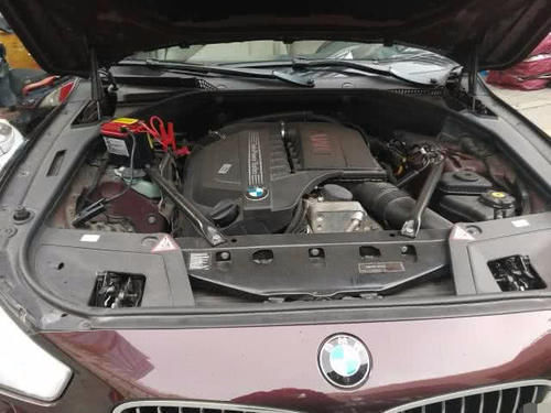 跑高速|高速跑长途，把汽车停服务区休息时，有必要打开机盖散热吗？