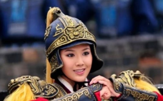 花木兰|清朝一女子仰慕花木兰,她也女扮男装进军营,可没多久就怀孕了!