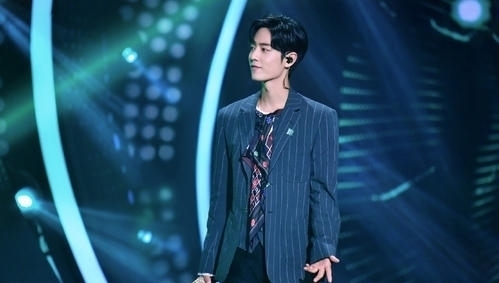 肖战真|素人时期同学们对肖战的评价,学校里的风云人物,拒绝率为0