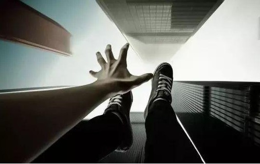 答案|高空跳楼轻生的人, 半空中是否会后悔 心理学家的答案很明确