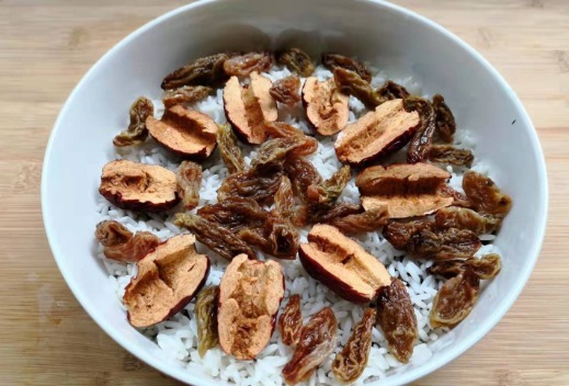 层糯米|红糖糯米饭的家常做法,这样做软糯香甜,孩子超喜欢,太好吃了