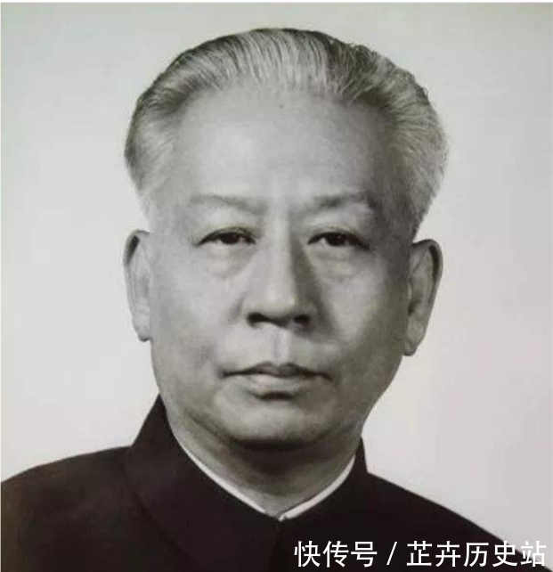 战争|周总理为何拒绝粟裕当元帅,刘少奇晚年才明白他的良苦用心