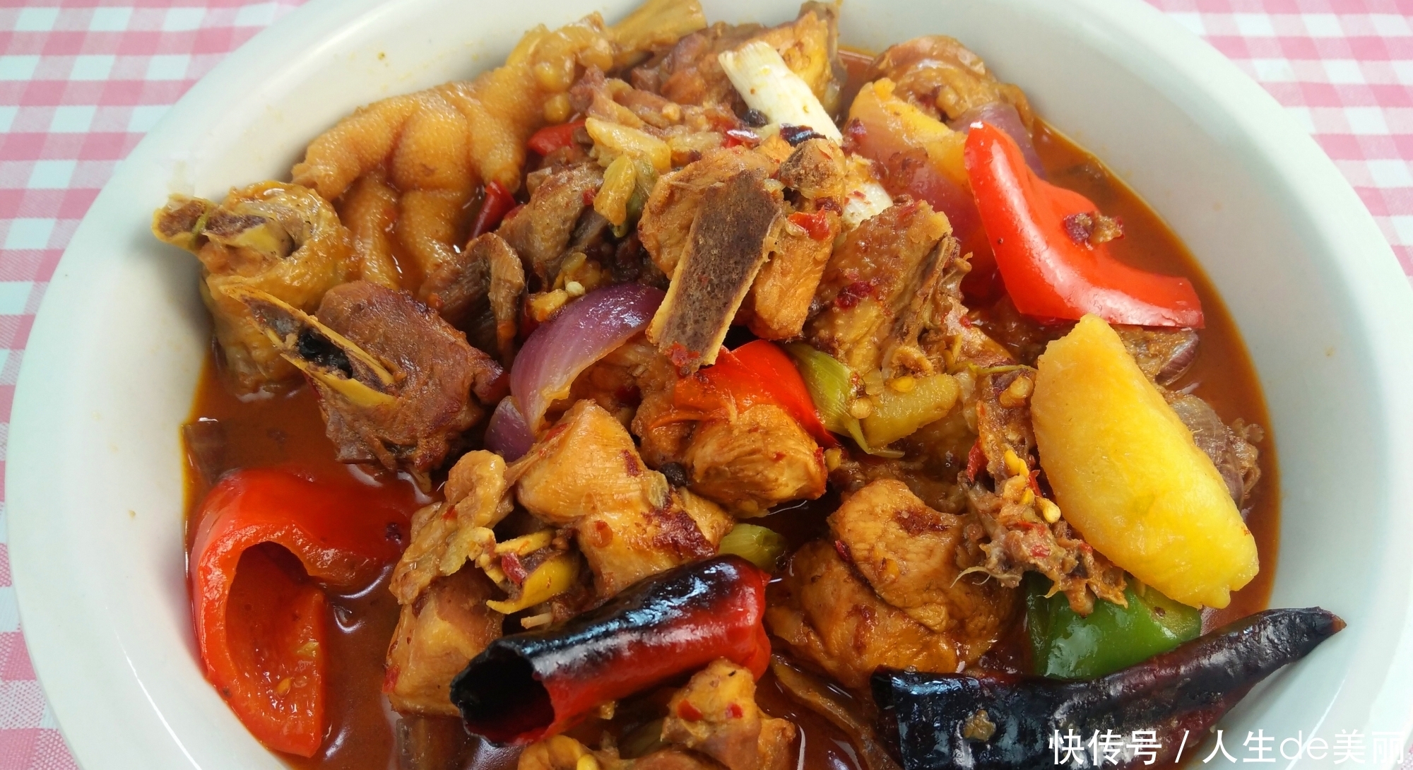 翻炒|大盘鸡的制作方法家常菜,这样做出的大盘鸡特别入味,真是太好吃