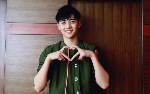  成员|《创造营》总决赛，周震南拿下总冠军，11位成员乘风破浪