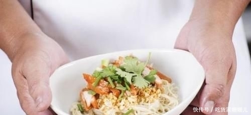  方法|煮面条时，沸水下锅就错了，难怪面条不好吃，正确方法在这里