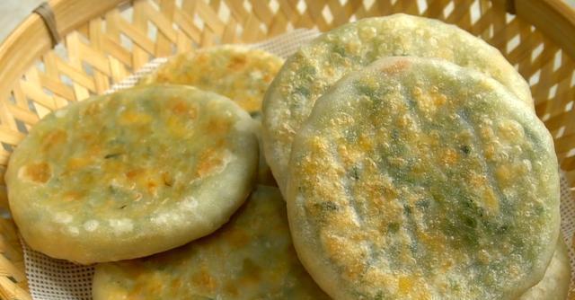 鸡蛋|秋天常吃这馅的饼子,不用发面也柔软,薄皮大馅,比肉饼还要好吃