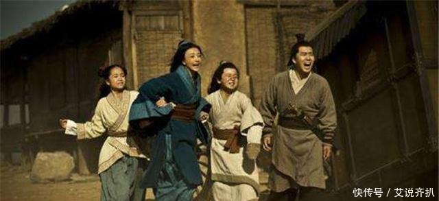 富贵|相士给农妇相面,大赞富贵之相,回头看见农夫后立马跪地喊:陛下