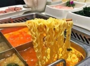 海底|去海底捞用餐,食客自带泡面,却被告知不让用餐,除非签了它