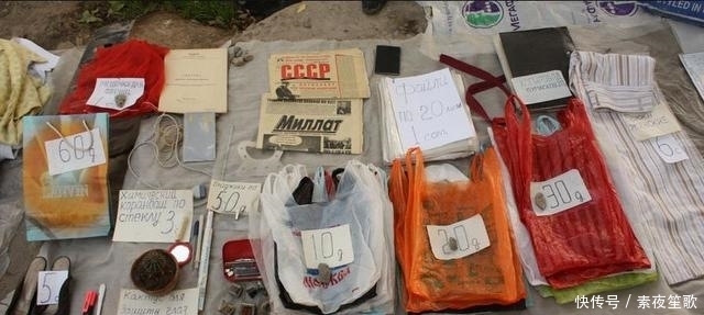 苏联|杜尚别的“跳蚤市场”,空瓶子成畅销品,还有苏联时期的老物件