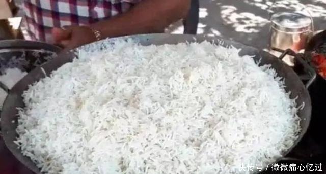 不已|泰国留学生嫌弃中国炒饭,摆摊卖“泰国炒饭”,如今让人羡慕不已