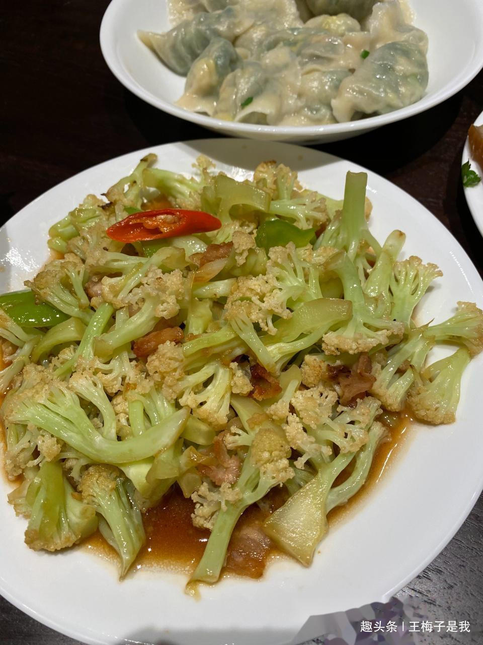  岳云鹏|岳云鹏午餐，3万点赞，和我们老百姓吃一样，本以为每天山珍海味