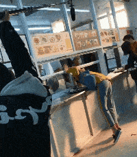 趣图|搞笑GIF趣图:有些事,该发生的时候,怎样拦都拦不住