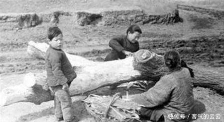 掺沙子|和珅曾往赈济灾民的粥中掺沙子, 缘何百姓还十分感激他? 说他不坏