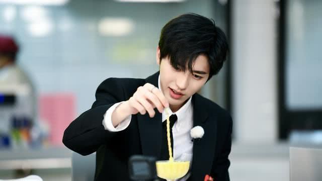  舞蹈|Lisa晒出导师合影，“蔬菜沙拉”合体已经不易，期待下次节目再见