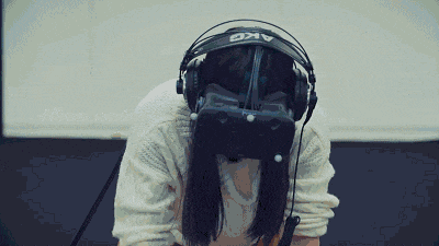 场合|搞笑GIF:妹子,搞笑要分场合,阿姨让你弄的都不知所措了