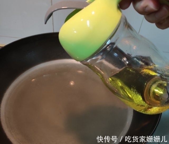  菜心|白灼菜心，清爽可口，做法简单