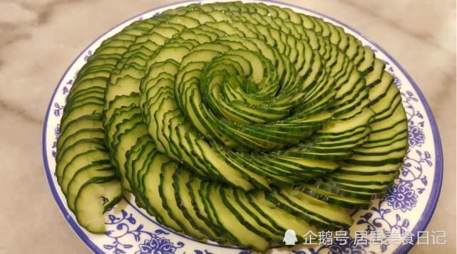 面包|米其林厨师面包切88片,当中国厨师拿出黄瓜后,老外失敬了