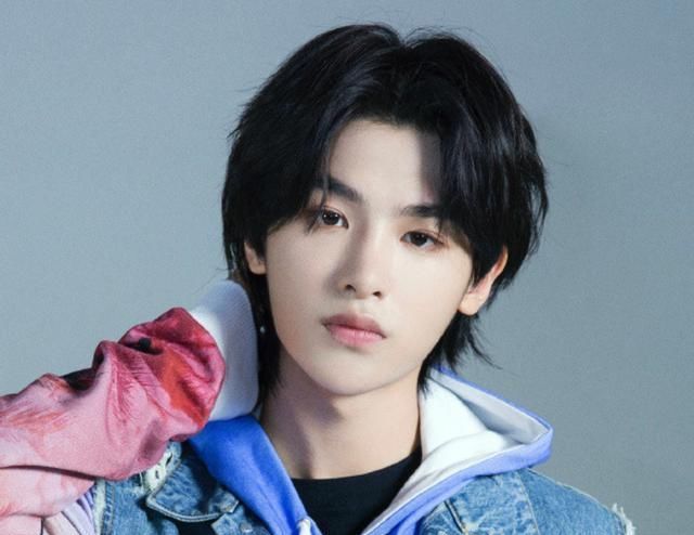  无奈|《密逃》：黄明昊谈及理想型态度敷衍，从中却看出了做偶像的无奈