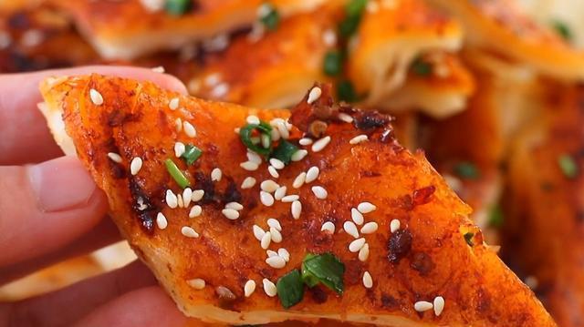 酱香|酱香饼,千层酥脆,酱香浓郁,香辣可口,比买的还好吃