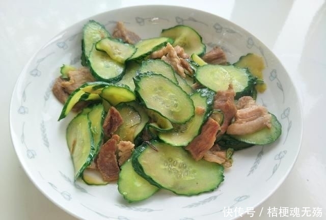 香味|黄瓜和它一搭配，营养翻倍，鲜香味美，简单一做特香