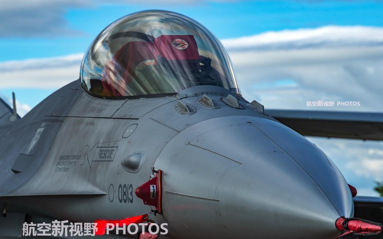 实拍|军迷深入国外基地实拍，美国空军F-16战斗机，服役多年不减当年