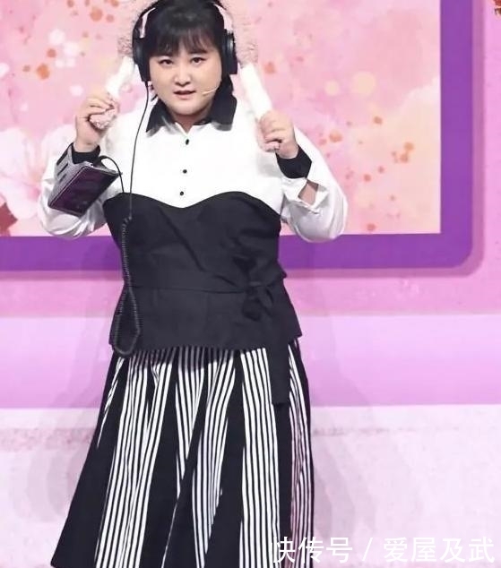 少女|微胖女孩怎么穿?学学贾玲的“斩腰”穿搭,秒变90斤少女