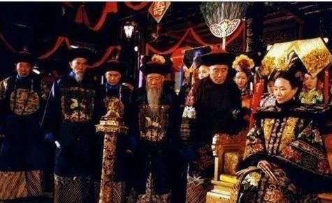 光绪帝|慈禧对权利的欲望,从对待光绪帝便可看出,尤其是她的两道懿旨