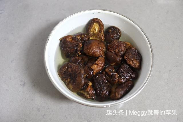 懒人|好香的懒人蒸饭,饭菜同时出,颗颗香到饭芯,不饿都能吃2碗