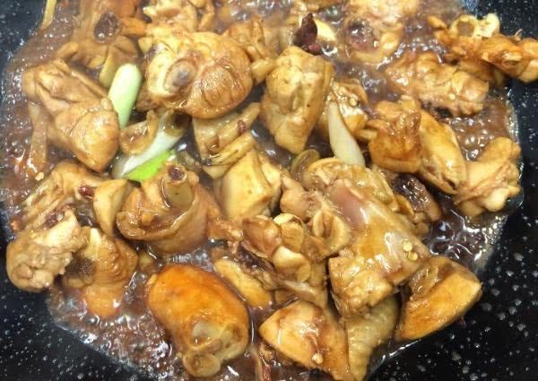 鸡块|炖鸡肉,有人直接炖,有人先焯水,大厨教你一招,鸡肉更入味