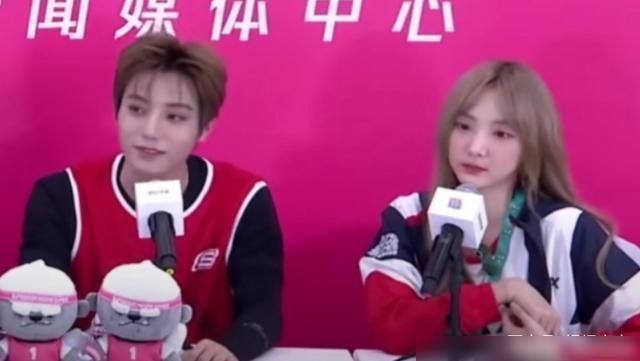 观众席|相亲现场超新星又有“情侣”被抓,张大大观众席现场“磕CP”