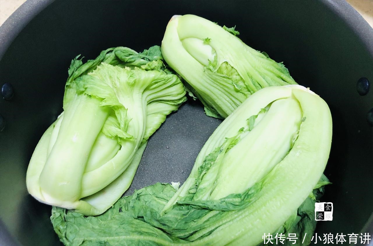 自制|在家自制咸酸菜，酸脆可口，做法简单易上手，趁秋天干燥多做一些