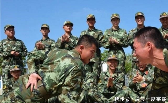 些人喜欢|男孩子每天做俯卧撑会变成什么样说了你可能不信