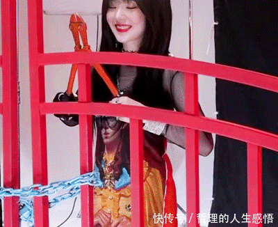 不适|搞笑GIF:你还是别做鬼脸了,看得我浑身不适