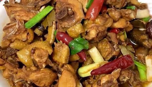 做法|炒鸡时,有人直接炒有人焯水,都不对,教你正确做法,好吃无腥味