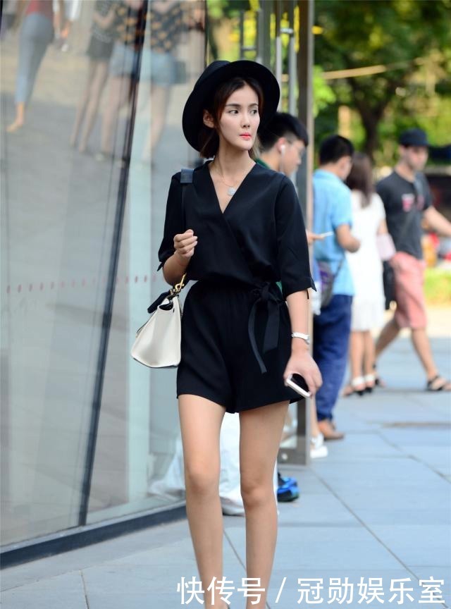  喜欢|夏季的时尚姑娘，为什么喜欢穿高跟鞋，哪一款高跟鞋更受欢迎