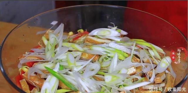 做法|白菜别炒着吃了,教你特色做法,酸爽开胃,下饭下酒特过瘾