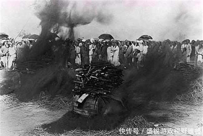 老百姓|清末老照片, 汽车与驴车赛跑, 大官的美妾, 被凌迟的妇女