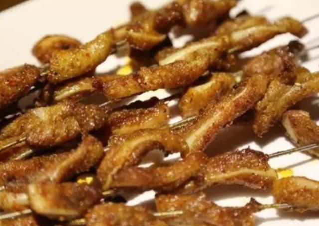 中国|烧烤界的3种“扛把子”,几乎去吃烧烤时都会点,网友好想吃