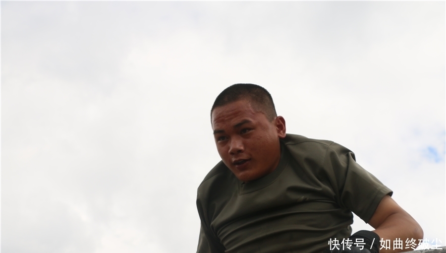 大图|「高清大图」驻训砺精兵 官兵勇争先